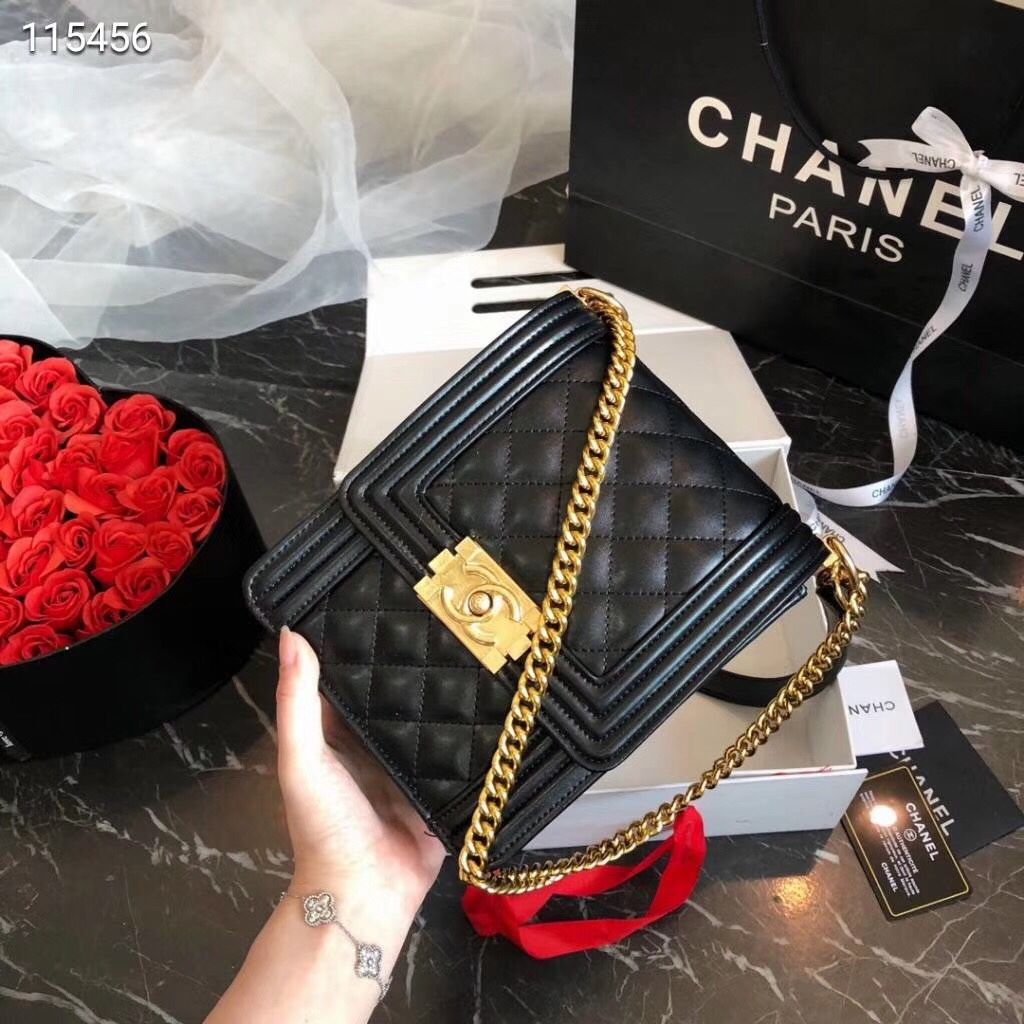 Túi xách Chanel màu đen, hàng thiết kế mới chị em ơi