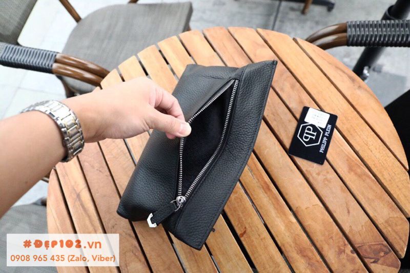 Ví cầm tay QP chảnh sang tại shop ĐẸP 102