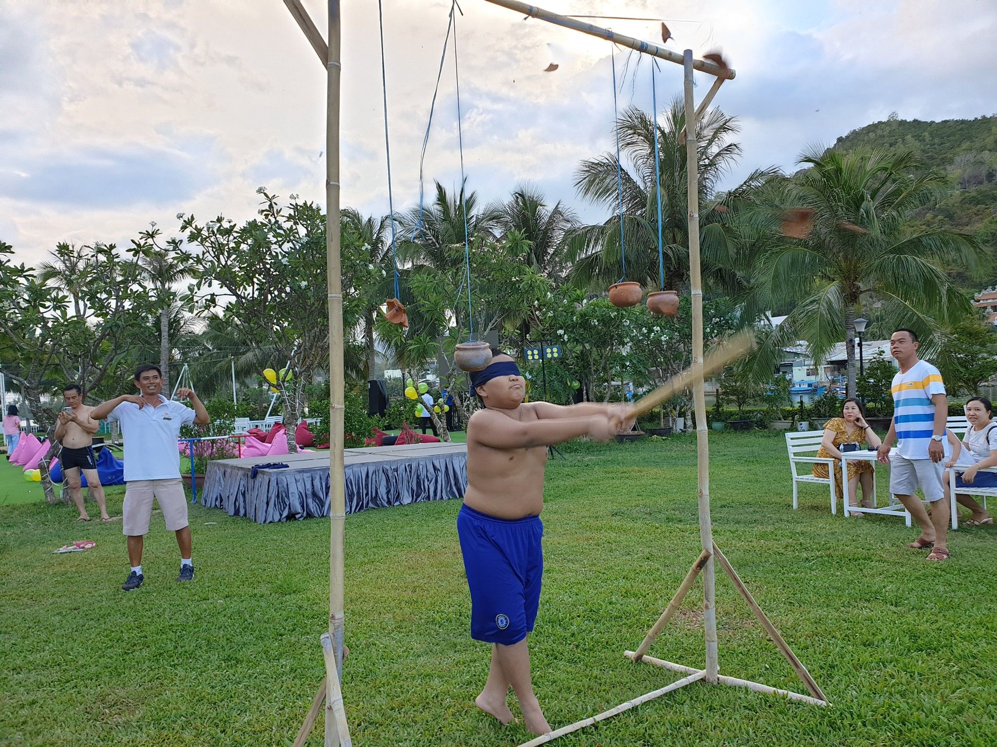 KHU CHIẾU PHIM NGOÀI TRỜI