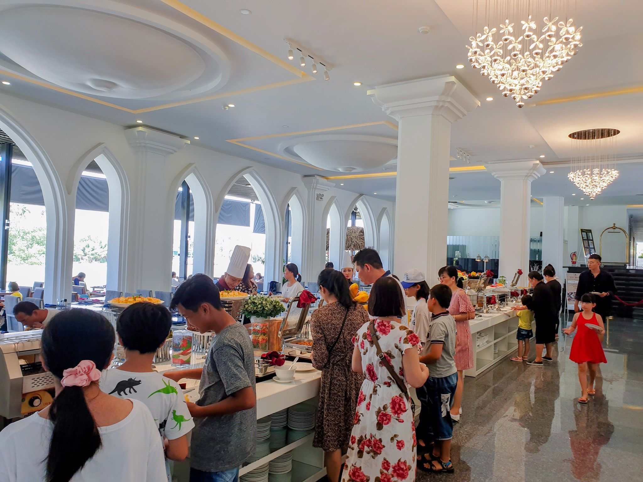 BUFFET TRƯA CHỦ NHẬT HÀNG TUẦN