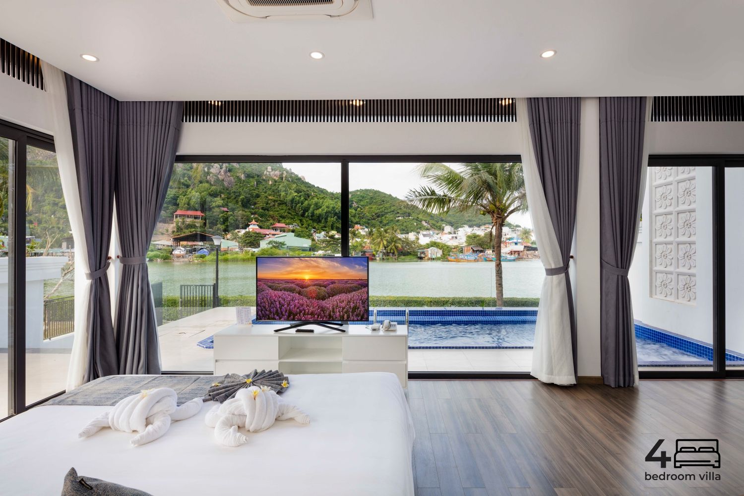 PRESIDENTIAL VILLA