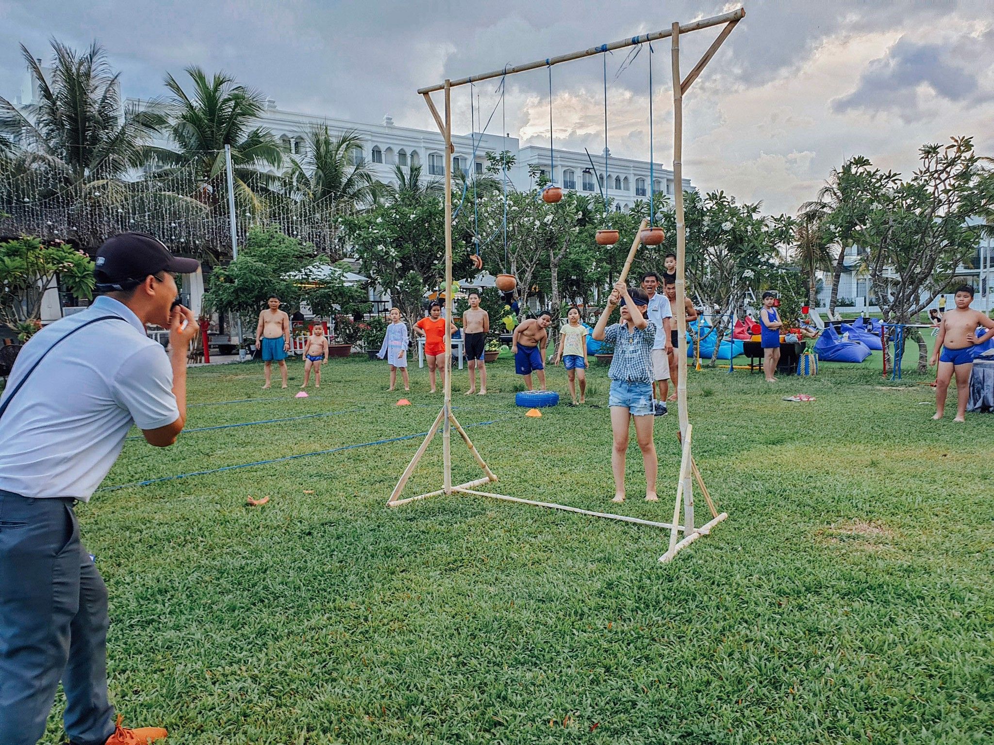 KHU VUI CHƠI CHO TRẺ EM VÀ XIẾC THÚ