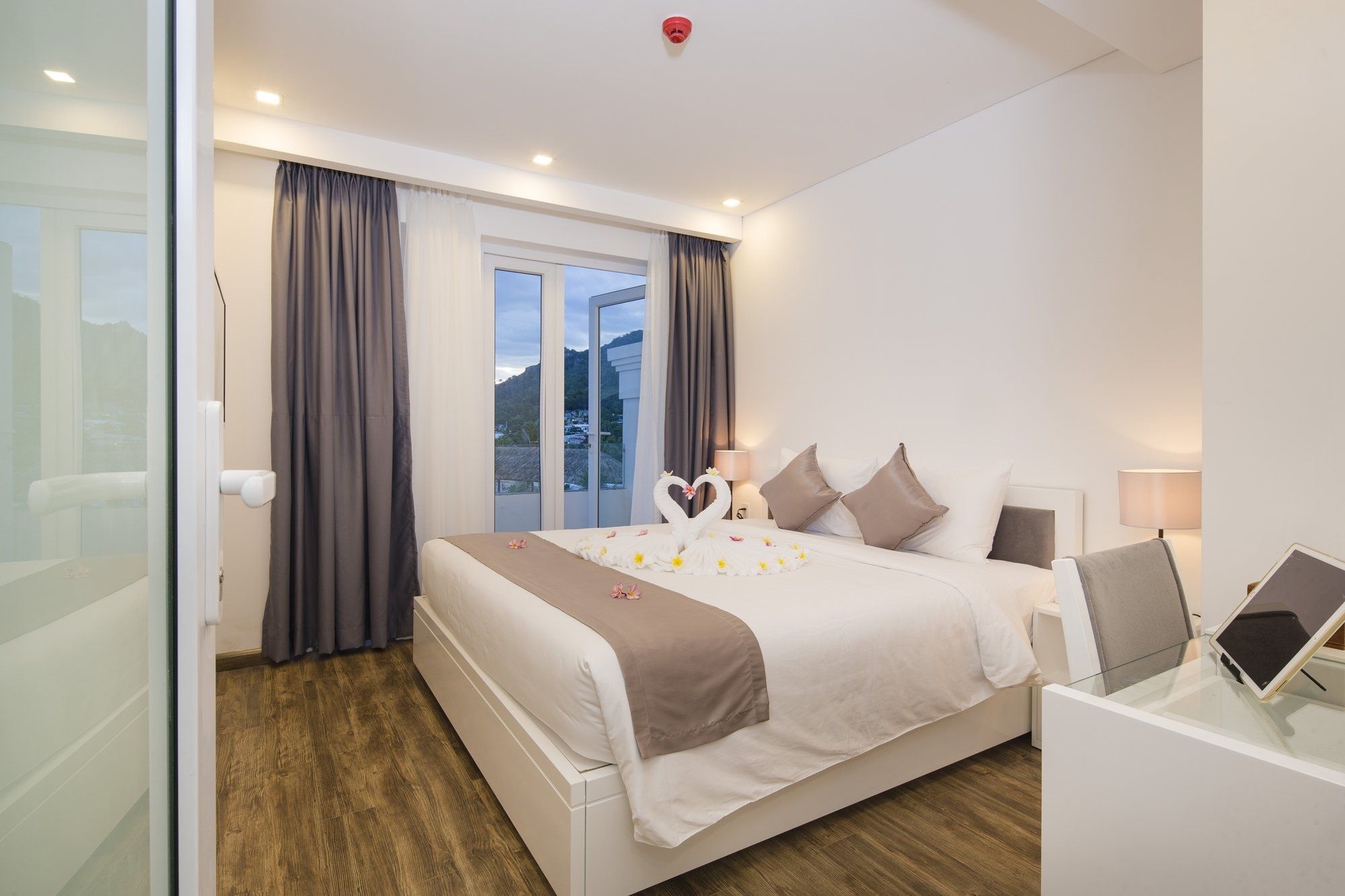 UMA EXECUTIVE SUITE