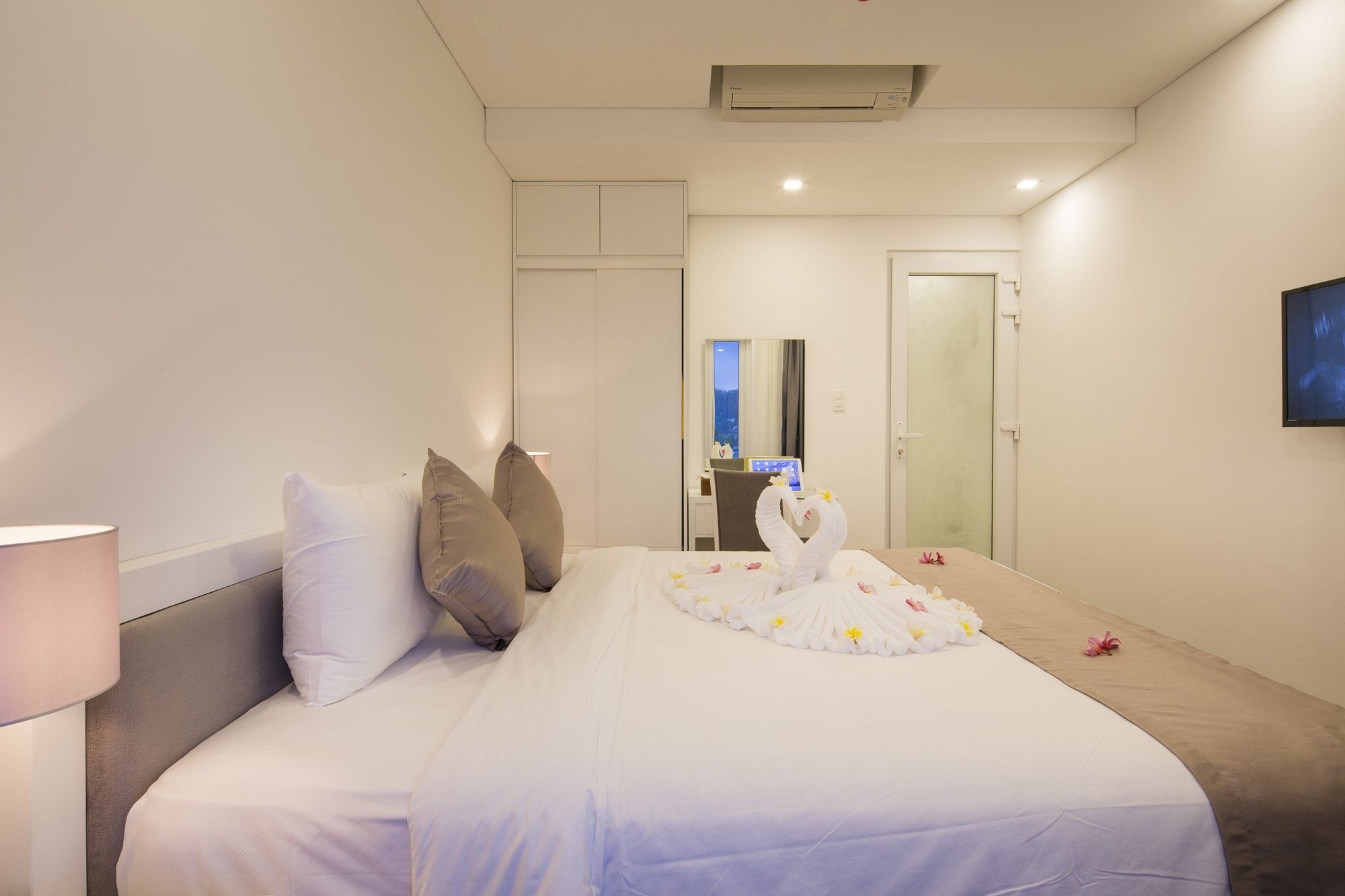 UMA EXECUTIVE SUITE