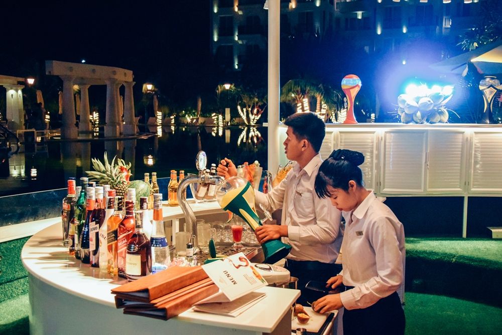 QUẦY BAR HỒ BƠI OASIS