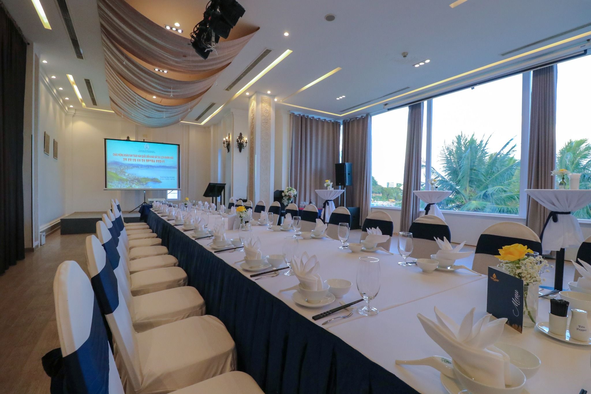 PONAGAR FLAME HALL (Dining room)