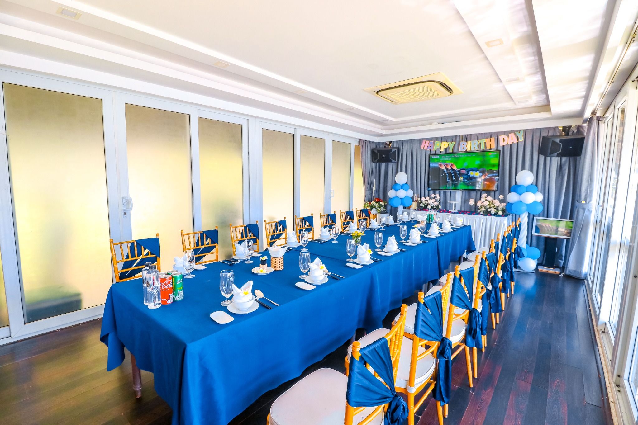 S-VIP DINING ROOM