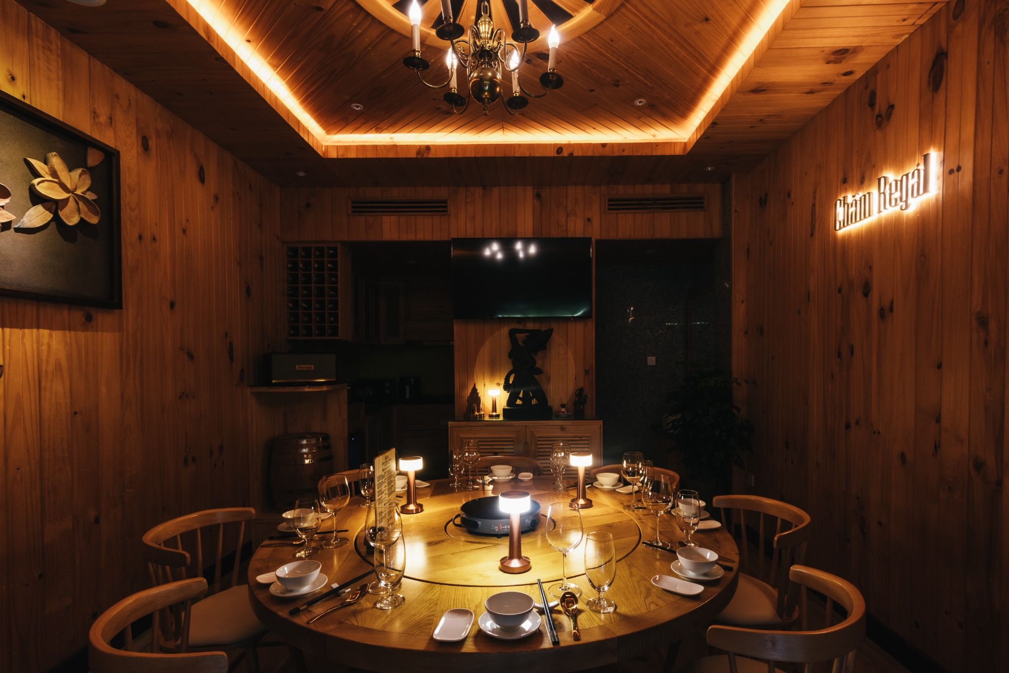CHĂM REGAL (Dining Room)