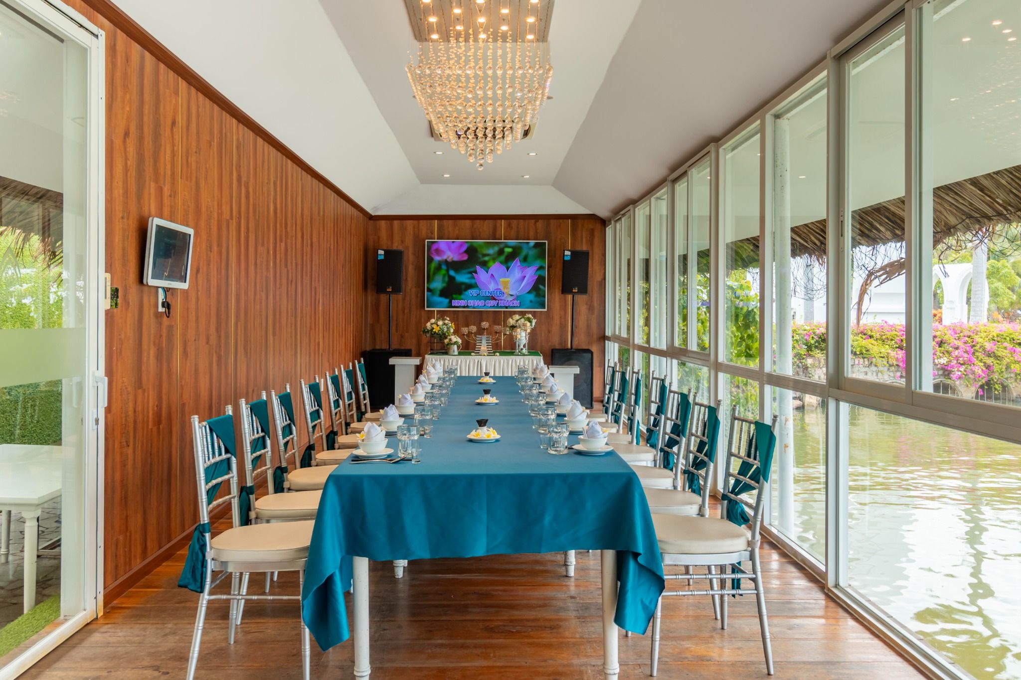 PHÒNG ĂN RIÊNG VIP CENTER