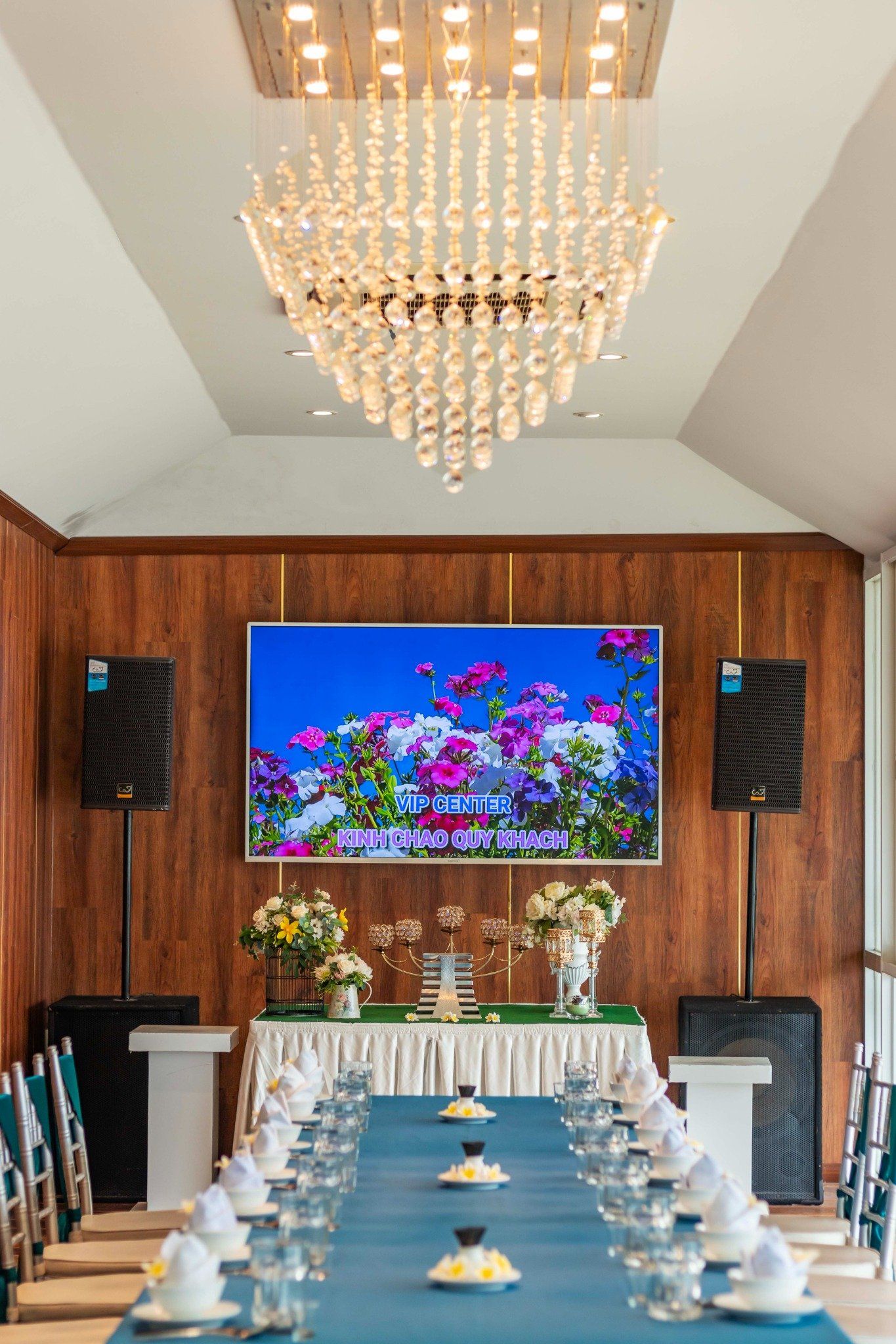 PHÒNG ĂN RIÊNG VIP CENTER