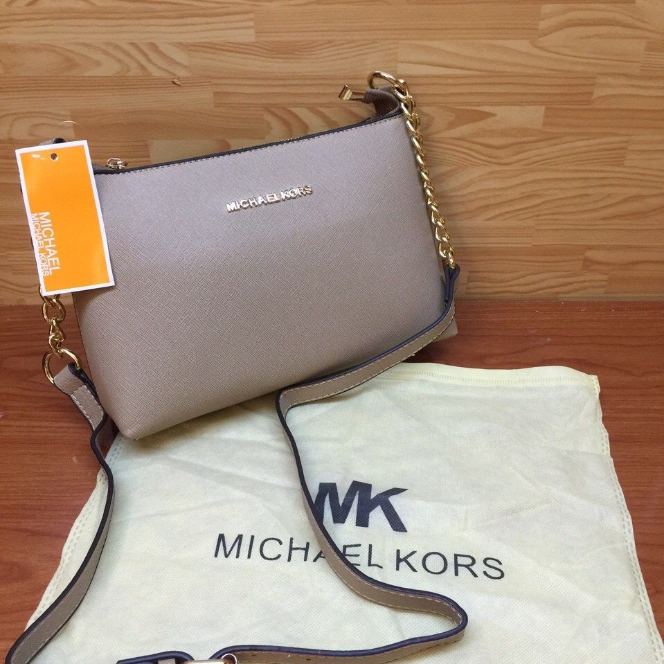 Túi xách nữ Michael Kors dạng ngang xích vàng 000344 màu stone