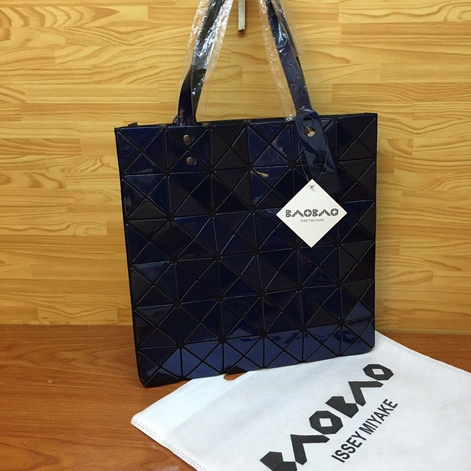 TÚI XÁCH NỮ BAOBAO ISSEY MIYAKE HÌNH HỌC KIM CƯƠNG 000001 XANH ĐEN