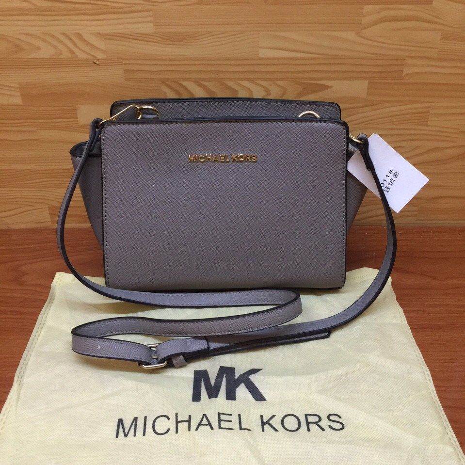 Túi xách nữ Michael Kors dạng vuông dây đeo da jetset 000345 nhiều màu