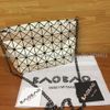 Túi xách nữ Baobao Issey Miyake 5x8 xích đeo 000347