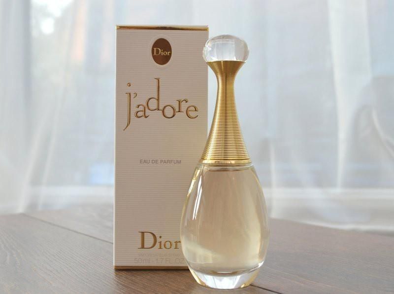 Nước hoa nữ J`adore của hãng CHRISTIAN DIOR - 100ml