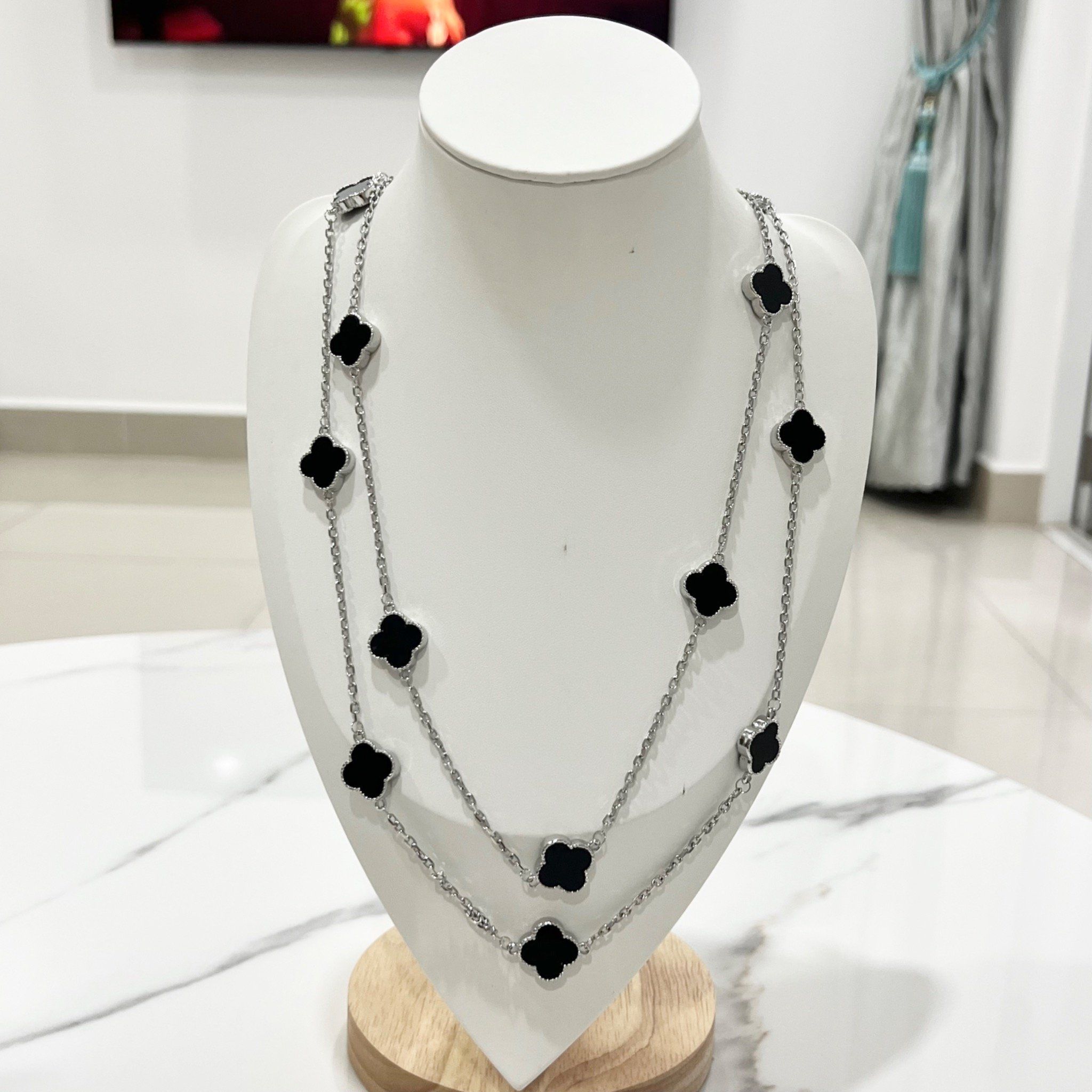 Bộ Trang Sức Cỏ 4 Lá May Mắn Trắng Đen Size 1,5cm - Dây Chuyền, Vòng Tay & Bông Tai Pha Lê (AS)