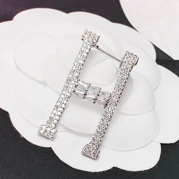 Cài Áo Hermes Màu Trắng Pha Lê (AB)