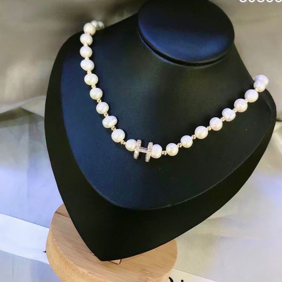 Bộ Trang Sức Hermes Vàng - Vòng cổ Choker & Vòng Tay Đính Đá Pha Lê, Ngọc Trai Nước Ngọt Quý Phái