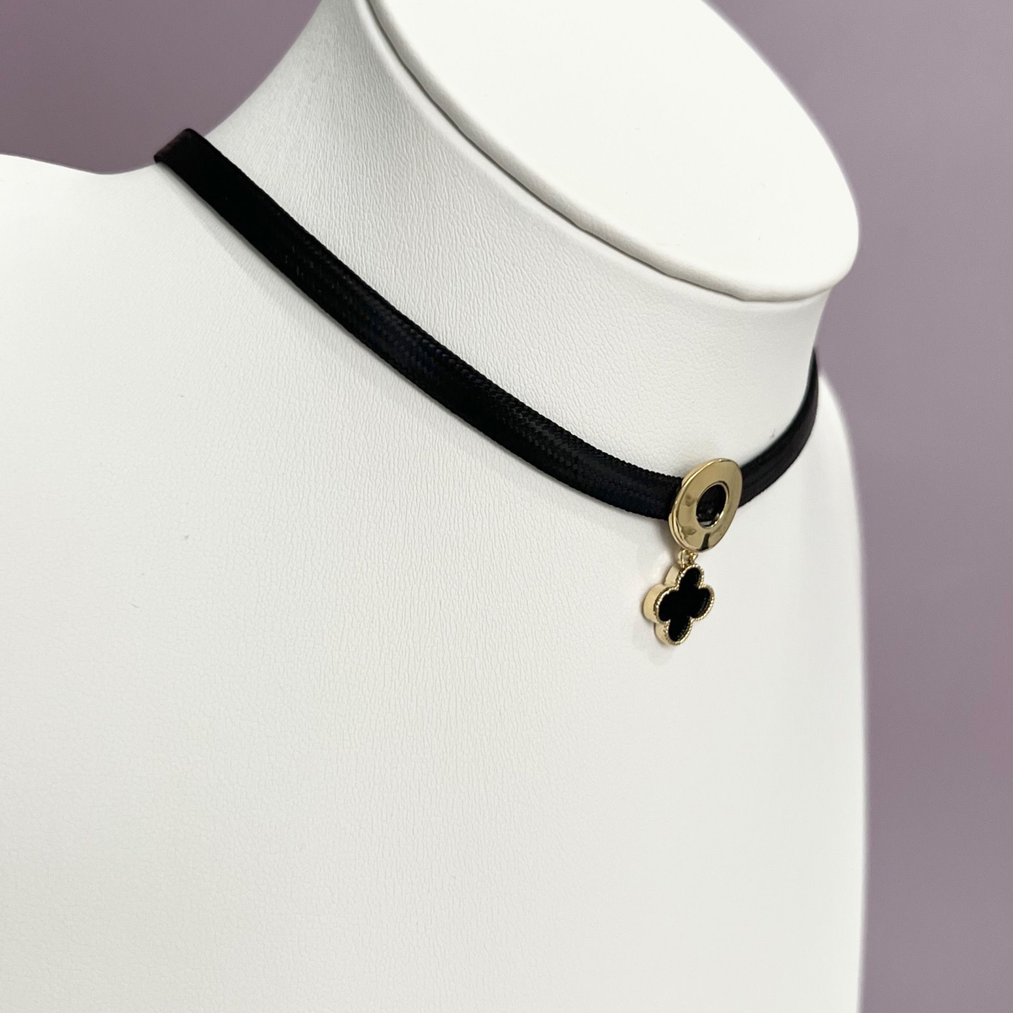 Vòng Cổ Choker Cỏ 4 Lá May Mắn Titan Cao Cấp Màu Vàng (AB)