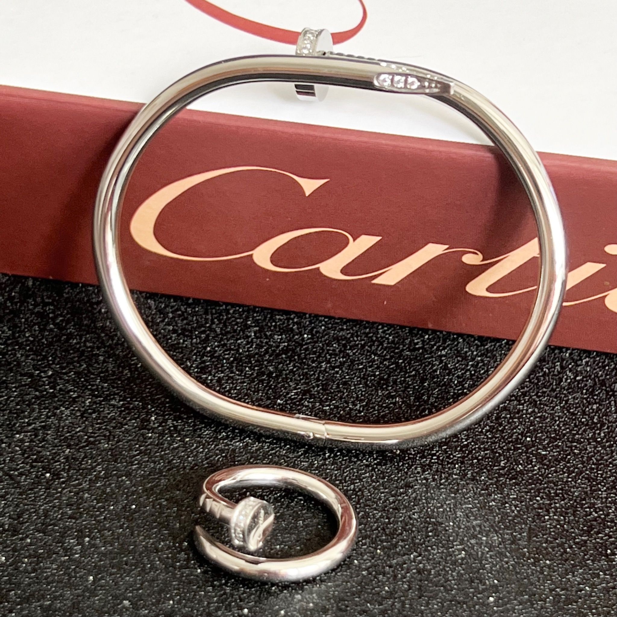 Bộ Trang Sức Cây Đinh Cartier Titan Cao Cấp - Vòng Tay & Nhẫn Màu Trắng Pha Lê (AC)