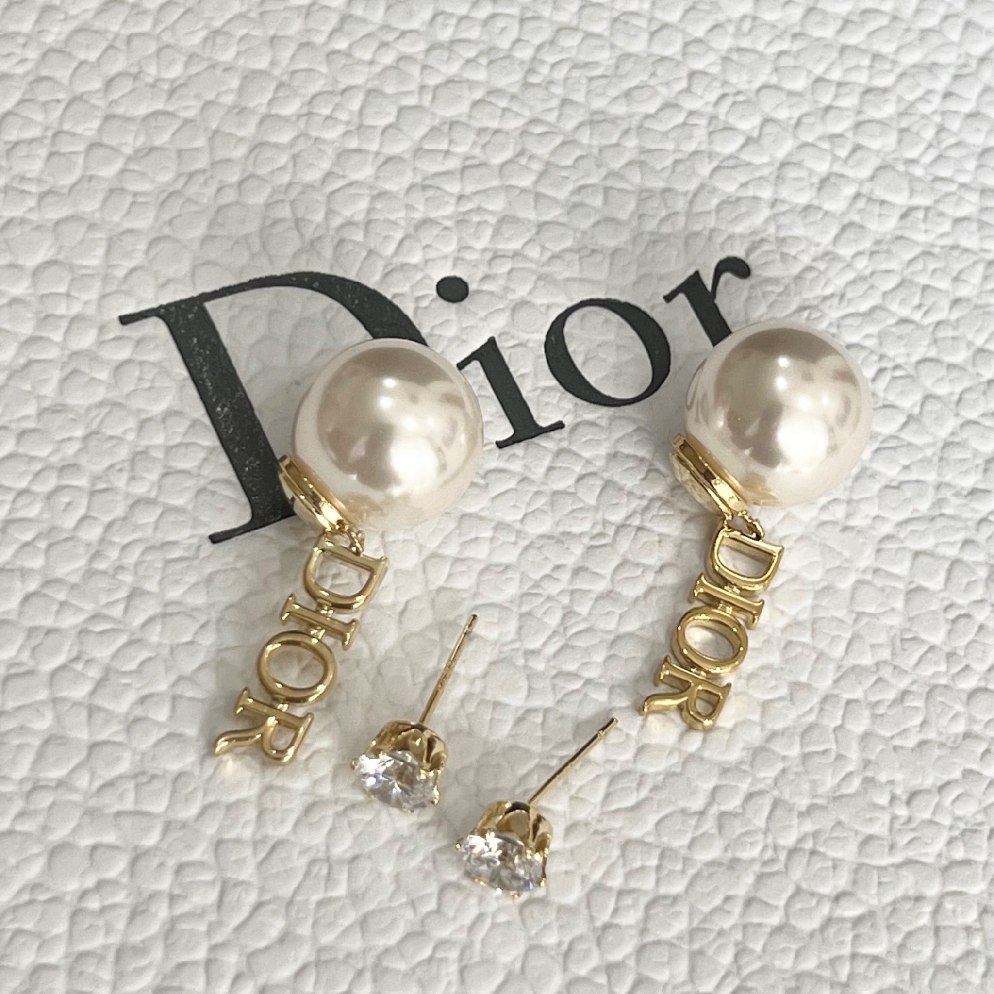 Bông Tai Dior Màu Vàng Ngọc Trai & Pha Lê Trắng (AV) - Có 3 Kiểu Đeo