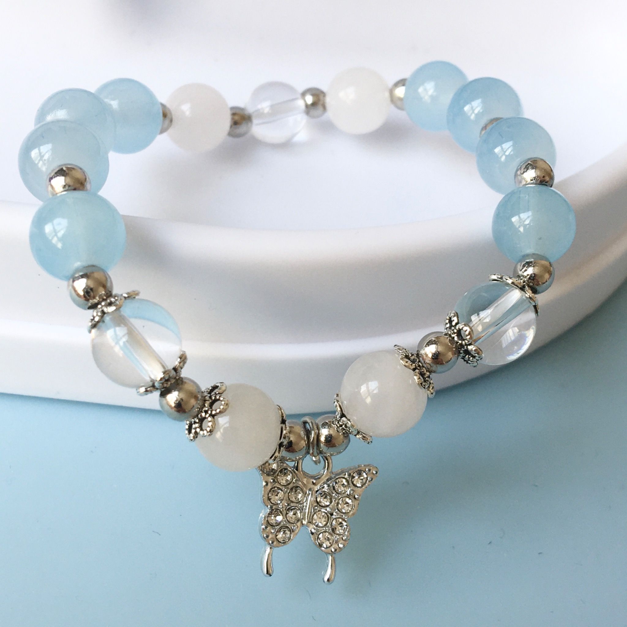 Vòng Tay Phong Thuỷ Cao Cấp - Con Bướm Trắng & Đá Aquamarine, Đá Thạch Anh Trắng Thiên Nhiên