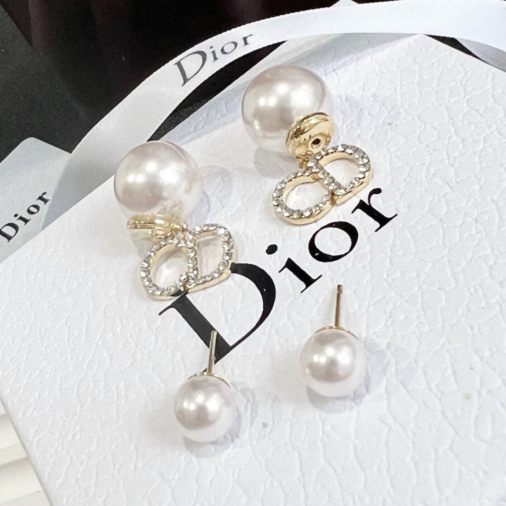 Bông Tai Dior Màu Vàng Ngọc Trai & Pha Lê Trắng (AM) - Có 3 Kiểu Đeo