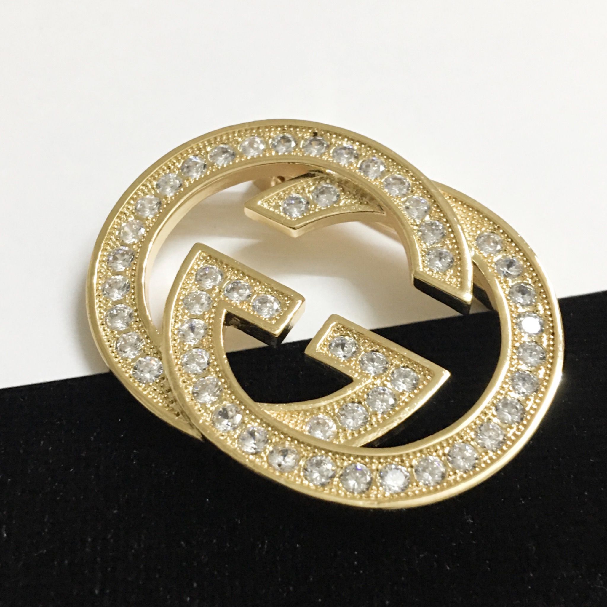 Cài Áo Nam, Nữ - Gucci Màu Vàng Pha Lê Trắng (AF)