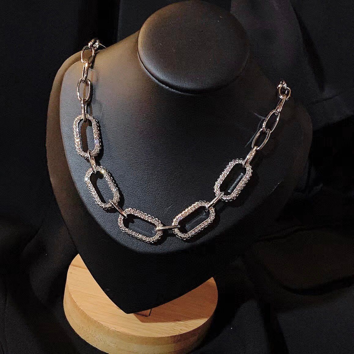 Dây Chuyền Ngắn - Choker APM Pha Lê Trắng Phong Cách Cá Tính