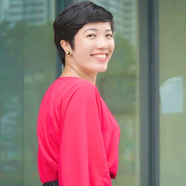 Bông Tai Chanel Màu Vàng Pha Lê Đen Sang Trọng (BX)