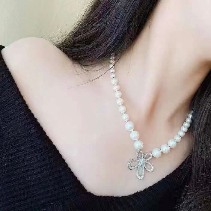 Dây Chuyền Ngắn - Cánh Hoa Ngọc Trai & Pha Lê Trắng (BA)