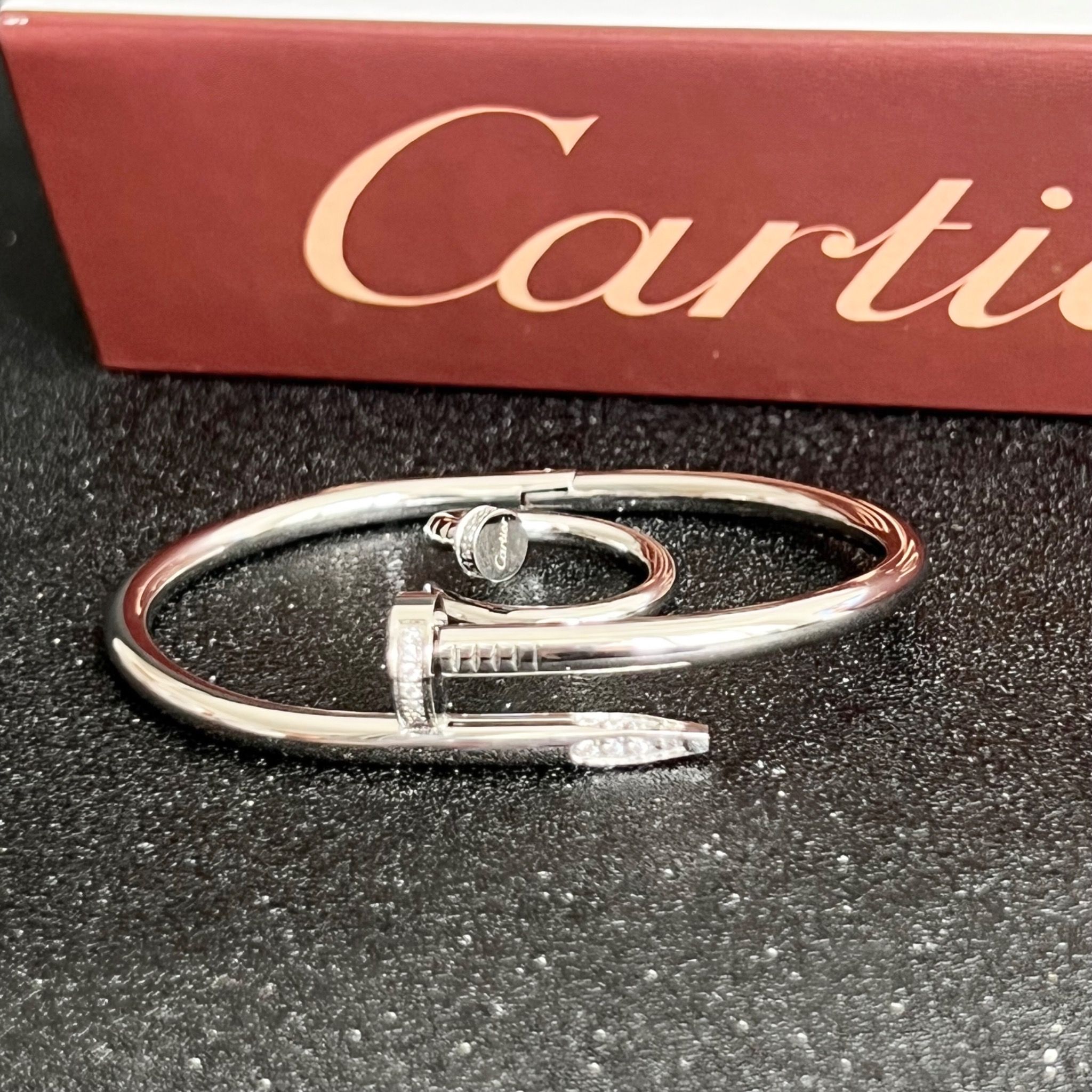 Bộ Trang Sức Cây Đinh Cartier Titan Cao Cấp - Vòng Tay & Nhẫn Màu Trắng Pha Lê (AC)
