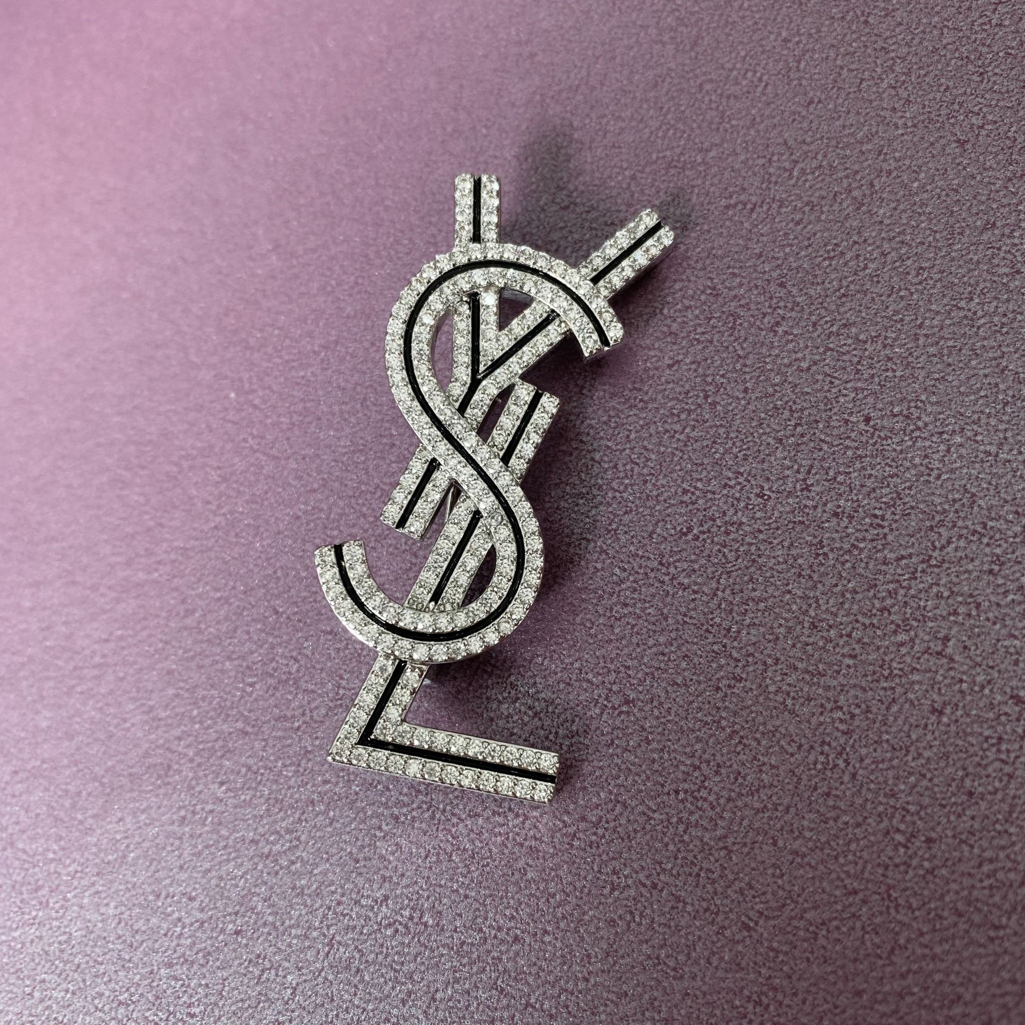 Cài Áo Nam, Nữ - YSL Màu Trắng Pha Lê (AD)