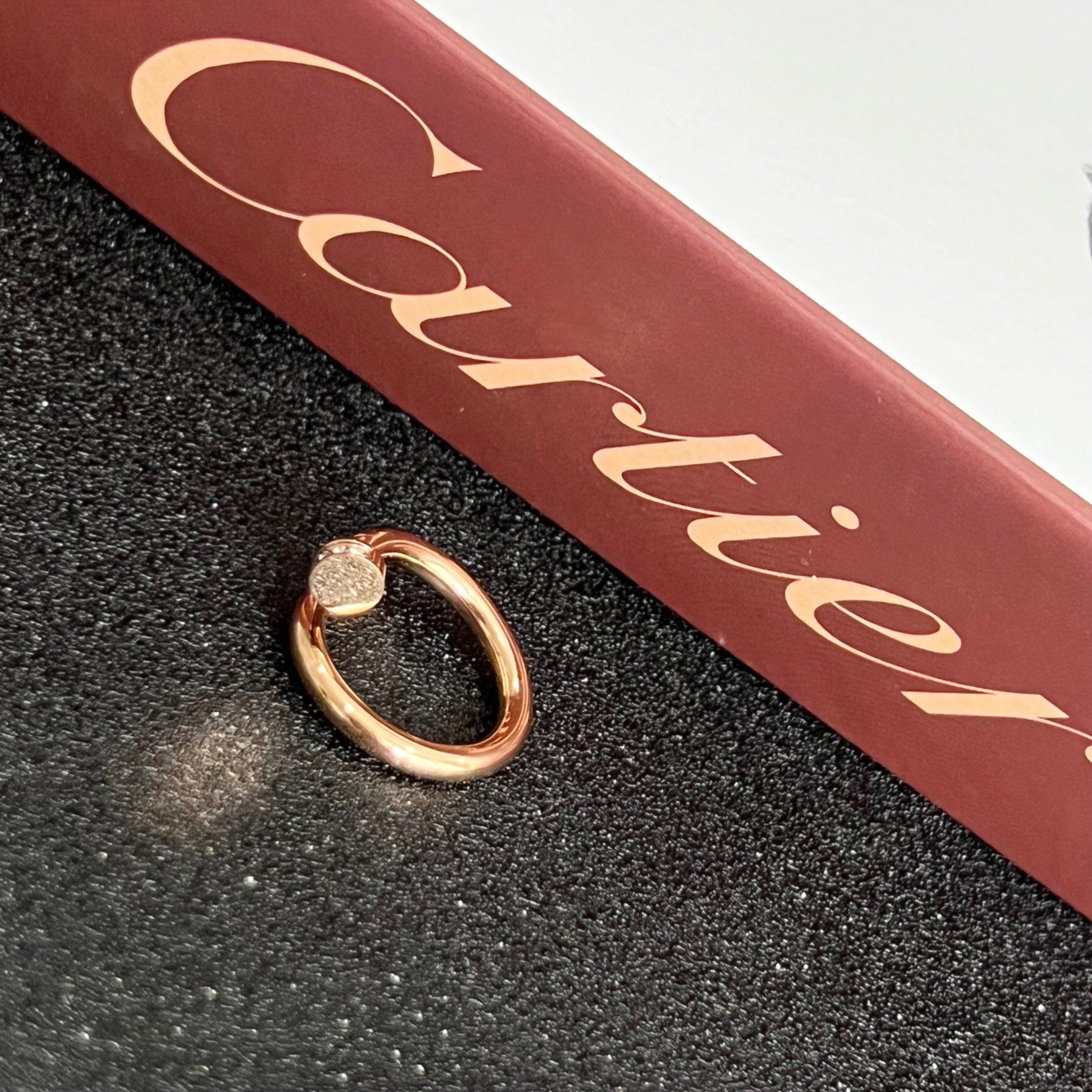 Nhẫn Titan Cao Cấp - Cây Đinh Cartier Màu Vàng Hồng Pha Lê (AA)