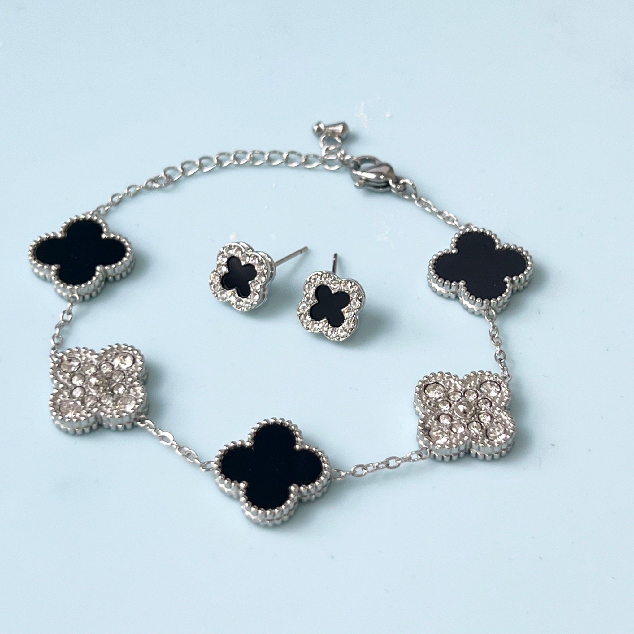 Bộ Trang Sức Cỏ 4 Lá May Mắn Trắng Đen Size 1cm - Dây Chuyền, Vòng Tay & Bông Tai Pha Lê (AN)