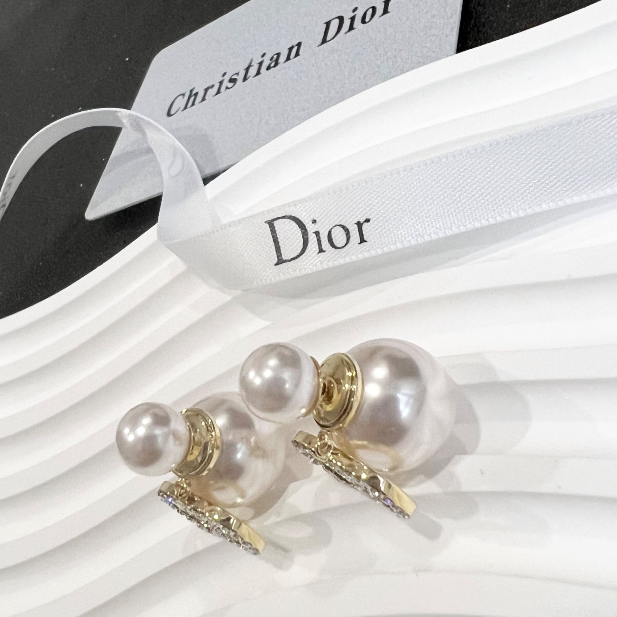 Bông Tai Dior Màu Vàng Ngọc Trai & Pha Lê Trắng (AM) - Có 3 Kiểu Đeo