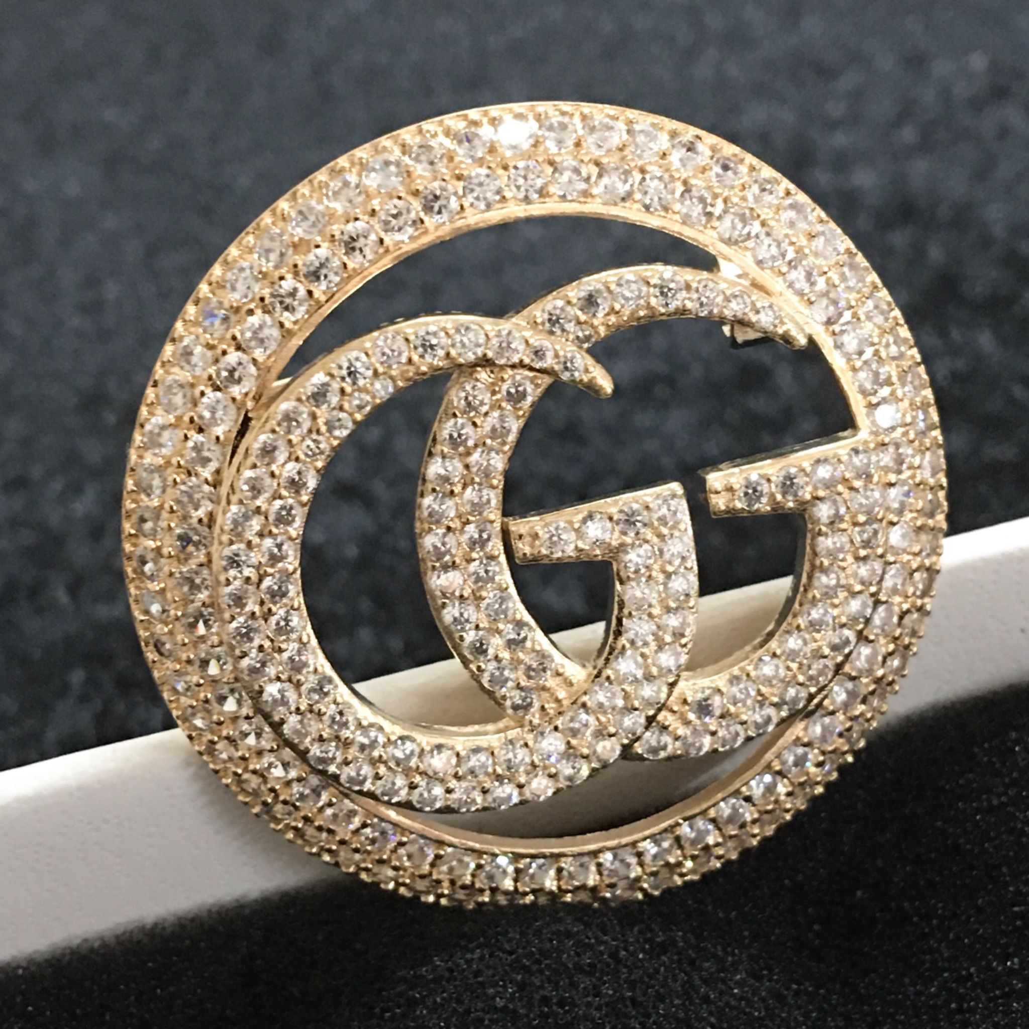 Cài Áo Nam, Nữ - Gucci Màu Vàng Hồng Pha Lê Trắng (AE)