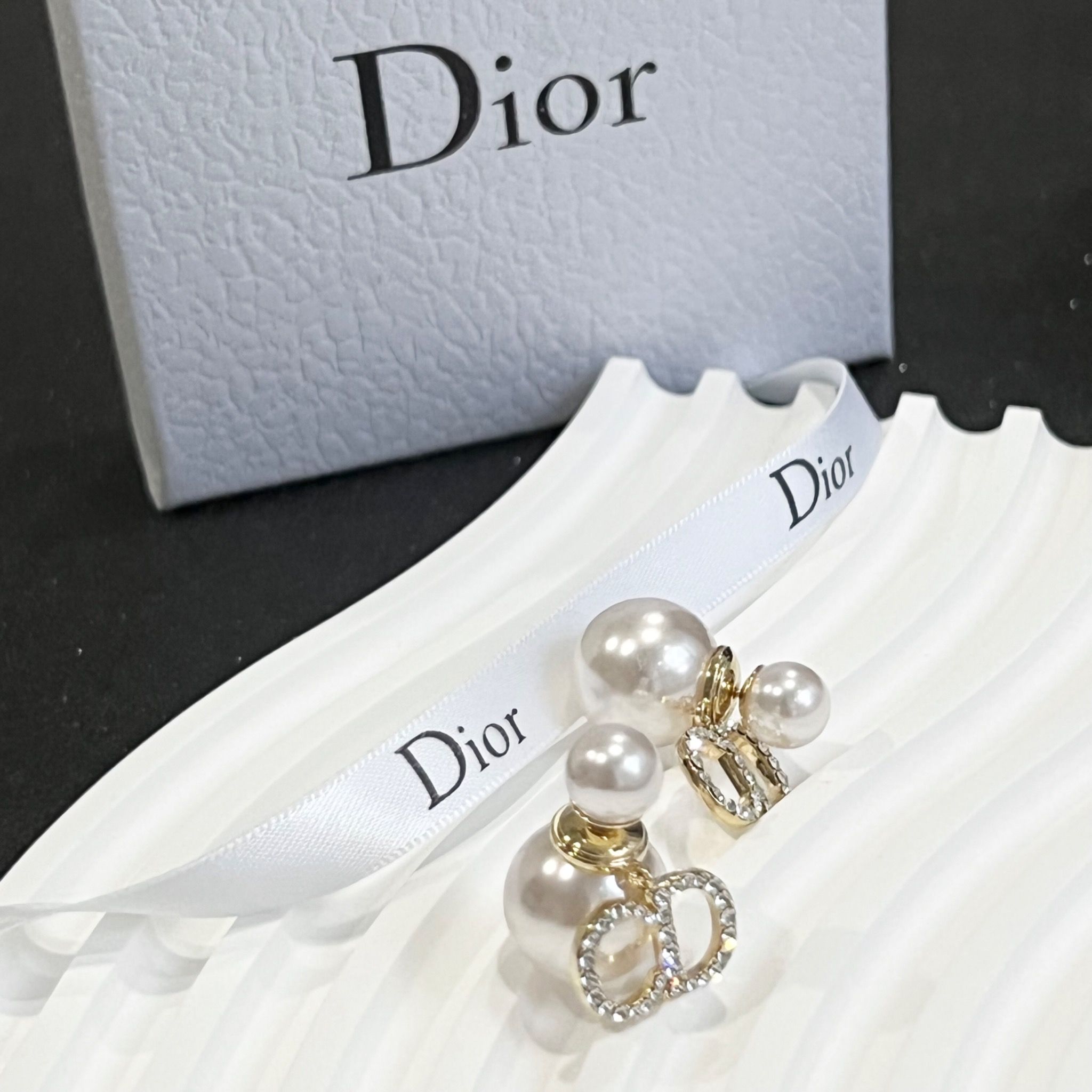 Bông Tai Dior Màu Vàng Ngọc Trai & Pha Lê Trắng (AM) - Có 3 Kiểu Đeo