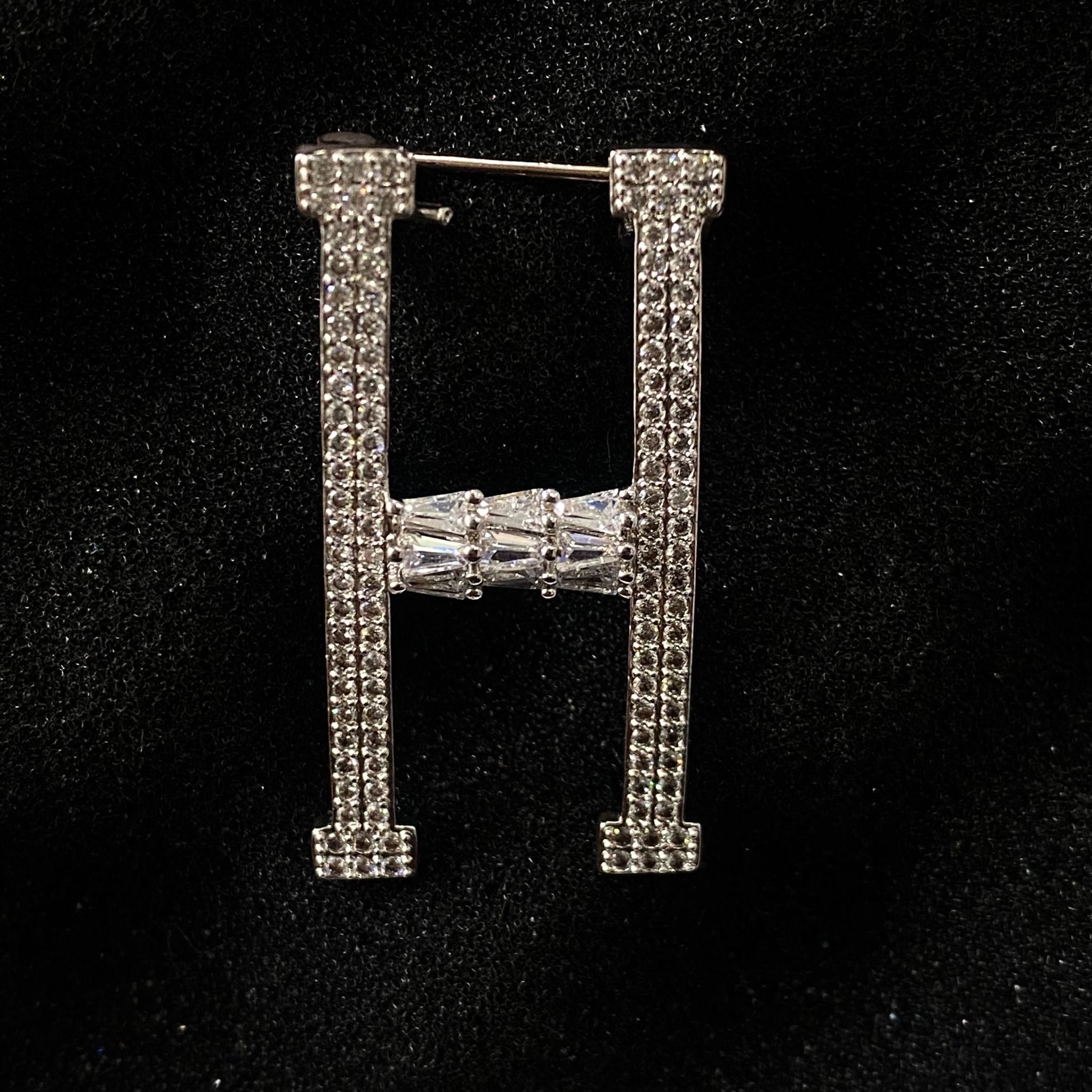 Cài Áo Hermes Màu Trắng Pha Lê (AB)
