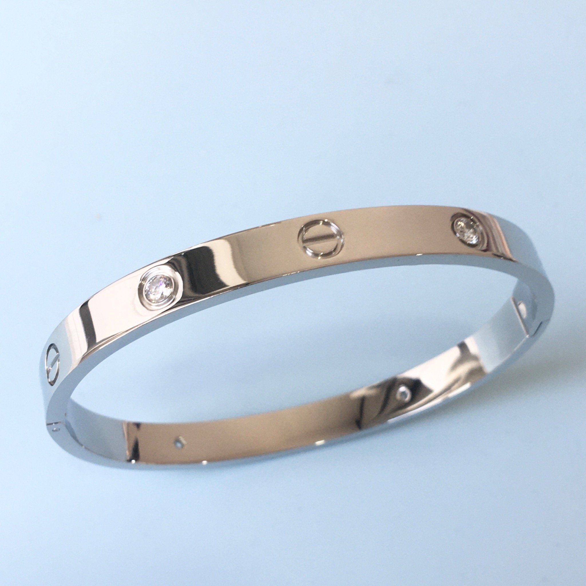 Vòng Tay Nam, Nữ TiTan Cao Cấp - Cartier Màu Trắng Pha Lê (AF)