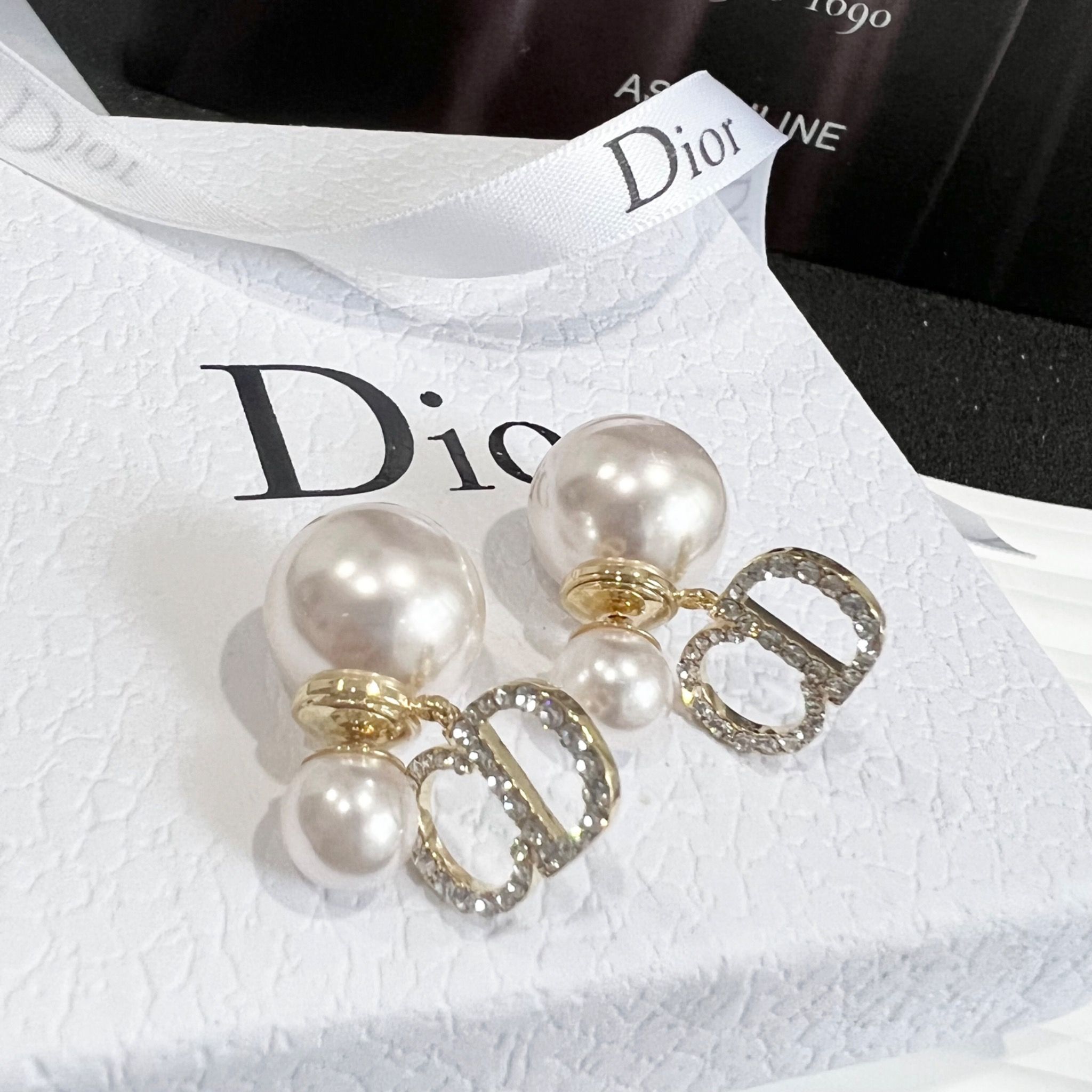 Bông Tai Dior Màu Vàng Ngọc Trai & Pha Lê Trắng (AM) - Có 3 Kiểu Đeo