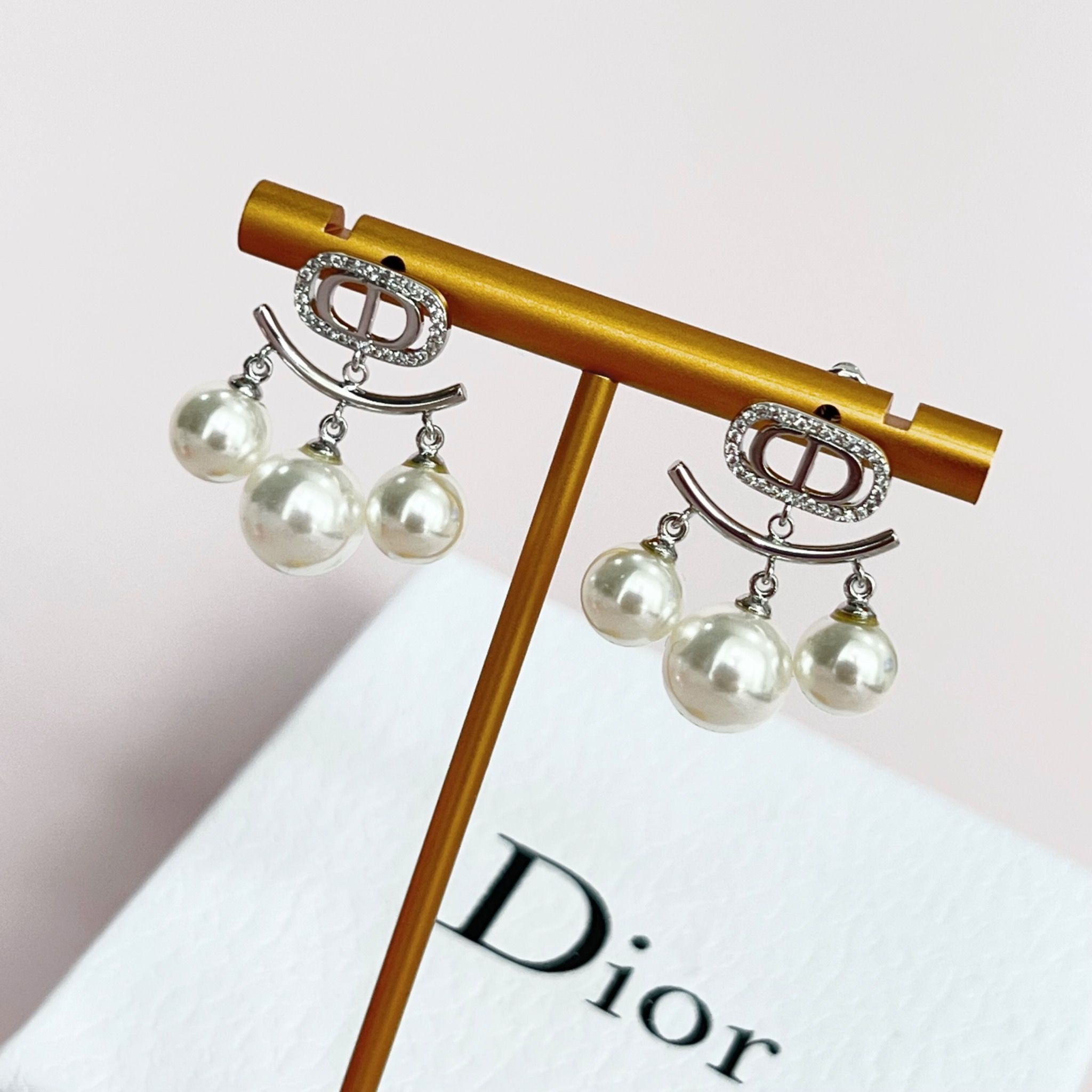 Bộ Trang Sức Dior Trắng - Vòng cổ Choker & Bông Tai Ngọc Trai Quý Phái (AB)