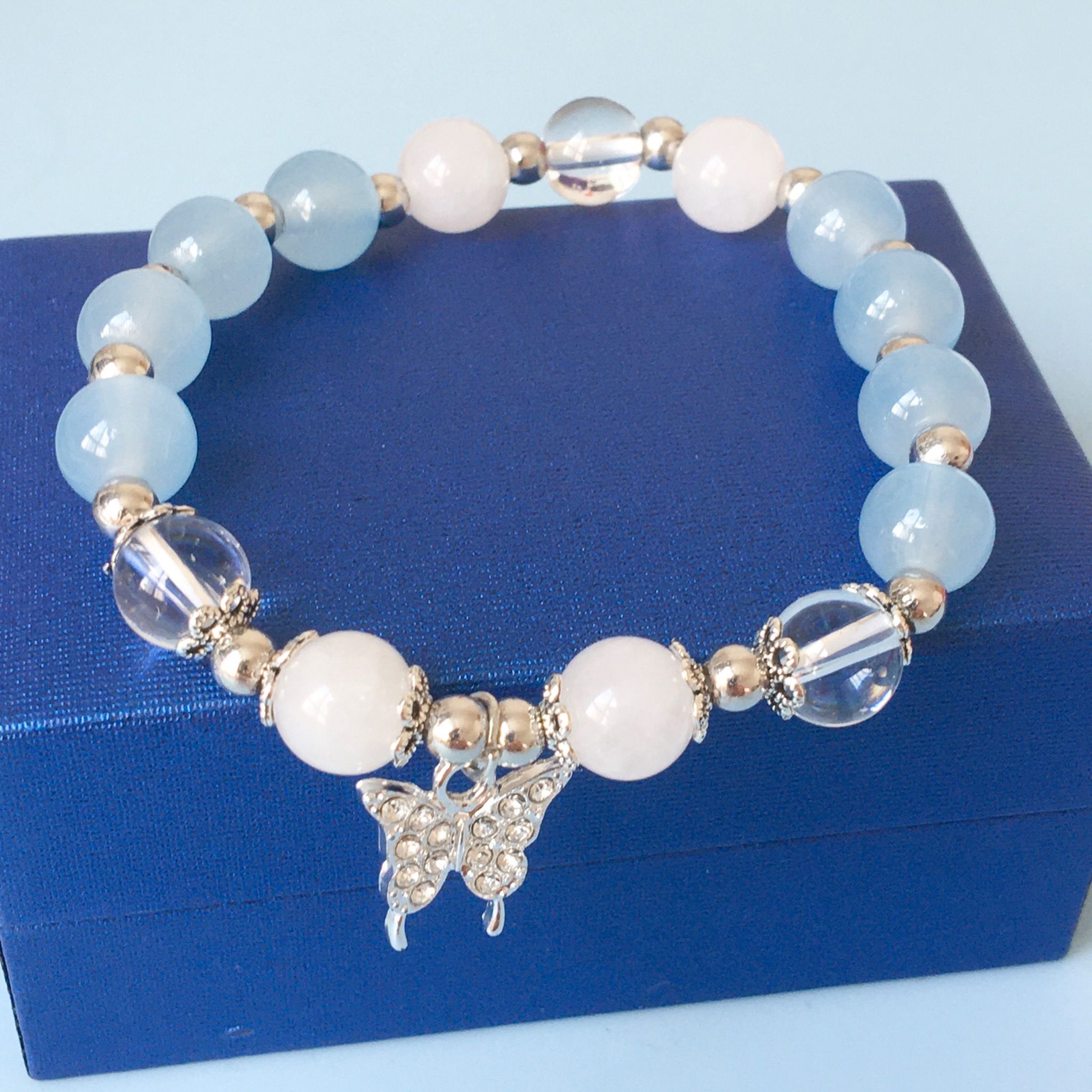 Vòng Tay Phong Thuỷ Cao Cấp - Con Bướm Trắng & Đá Aquamarine, Đá Thạch Anh Trắng Thiên Nhiên