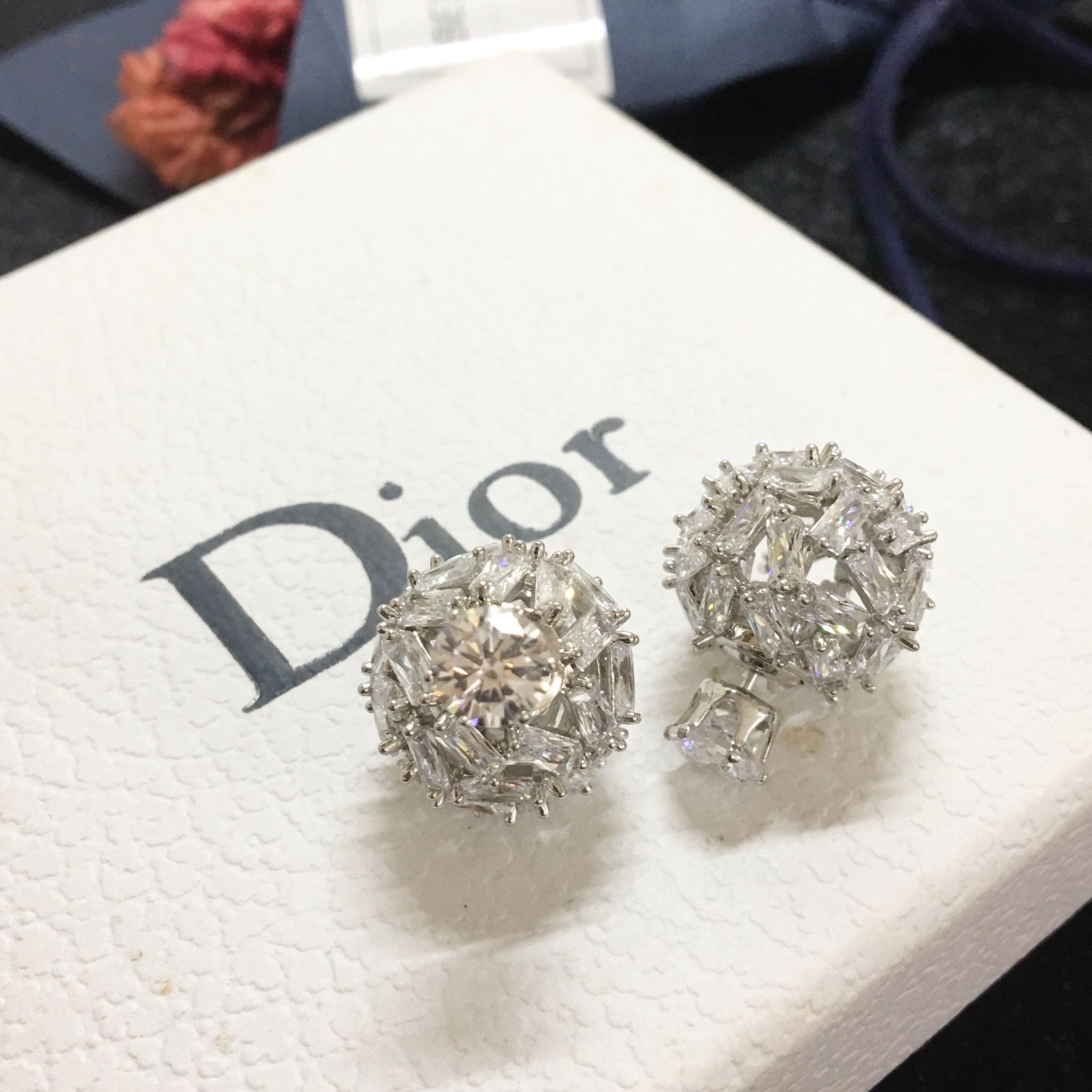 Bông Tai Dior Màu Trắng Pha Lê (AB) - Có 3 Kiểu Đeo