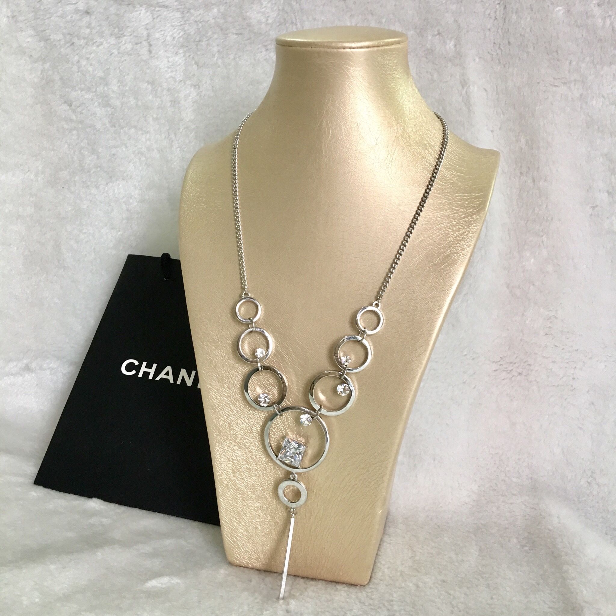 DÂY CHUYỀN NGẮN - VÒNG TRÒN CÁ TÍNH PHA LÊ (AG)
