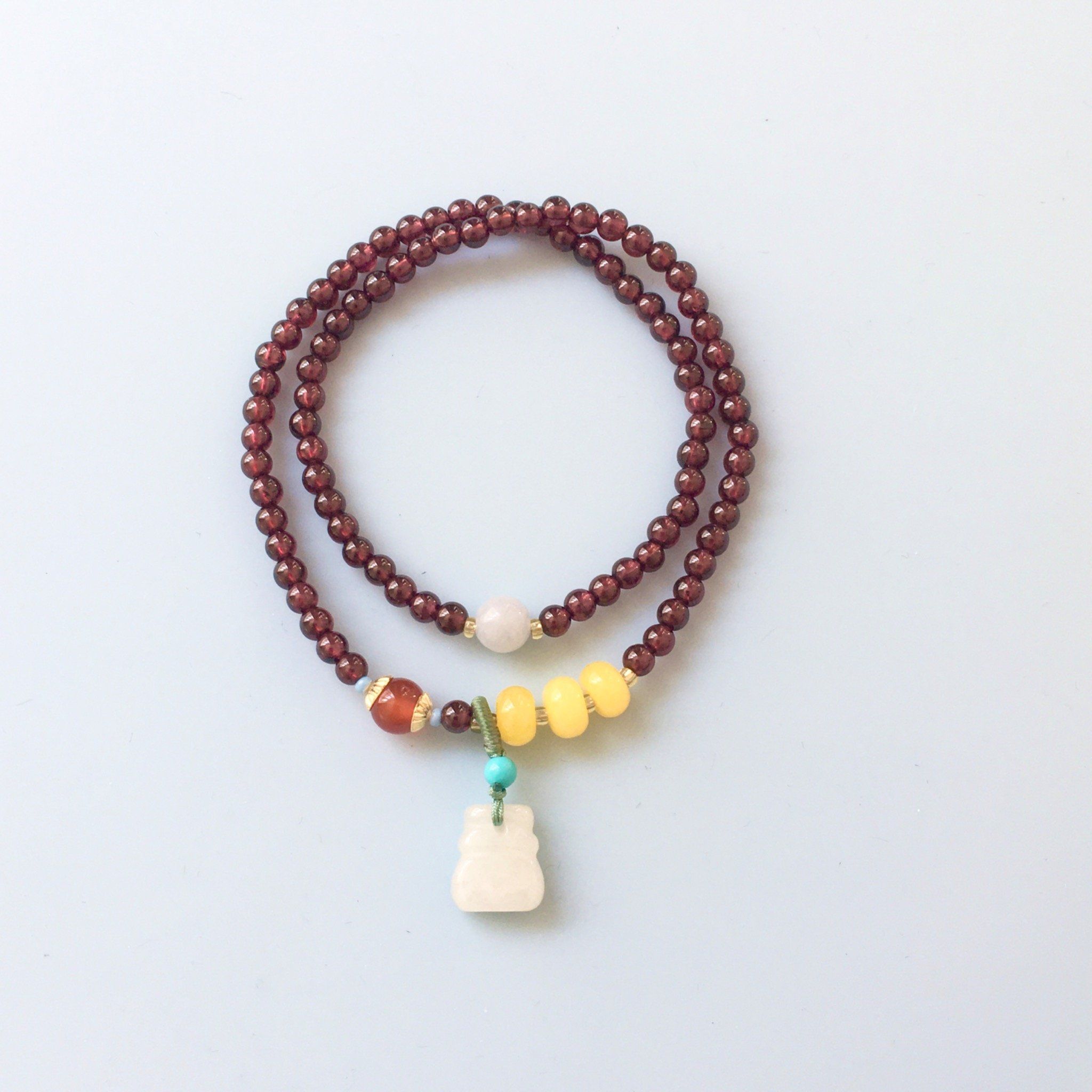Vòng Tay Phong Thuỷ Cao Cấp - Túi Tiền Đá Ngọc Bích, Đá Garnet Ngọc Hồng Lựu, Đá Aquamarine Xanh Biển, Đá Sáp Ong Vàng & Đá Mã Não Đỏ Thiên Nhiên 2 Vòng Tài Lộc