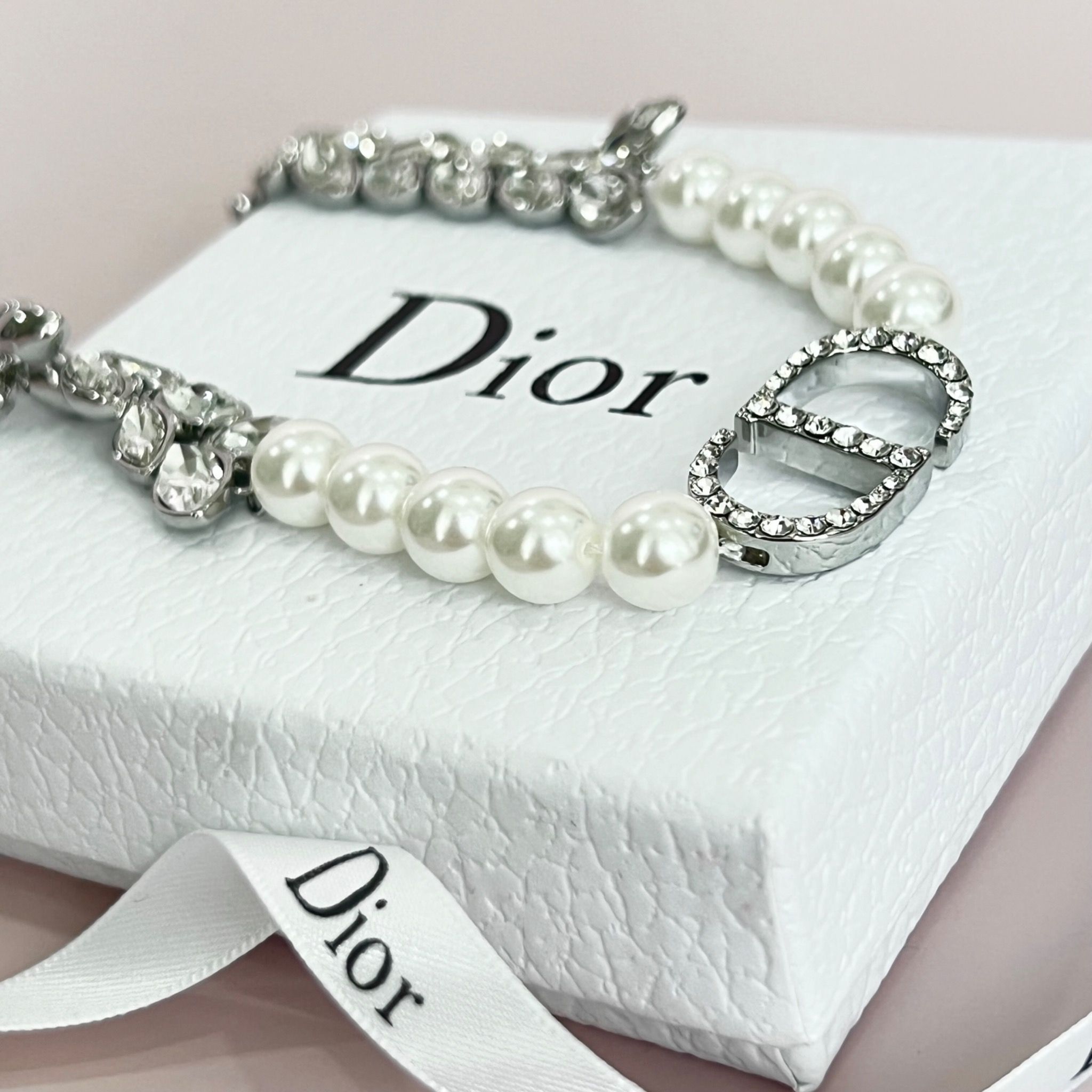 Bộ Trang Sức Di.oor Trắng - Vòng cổ Choker & Bông Tai Ngọc Trai, Pha Lê Quý Phái (AF)