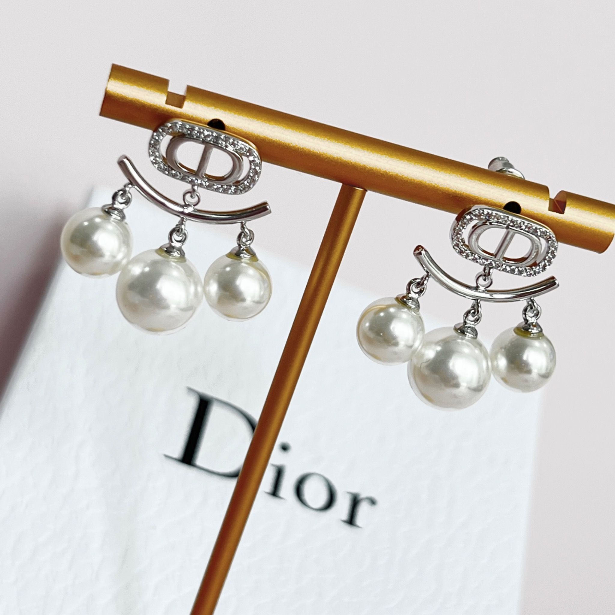 Bộ Trang Sức Dior Trắng - Vòng cổ Choker & Bông Tai Ngọc Trai Quý Phái (AB)