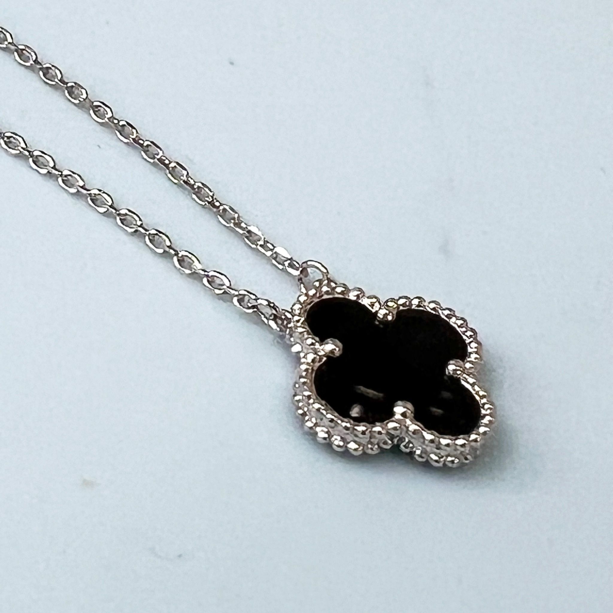 Bộ Trang Sức Cỏ 4 Lá May Mắn Vàng Đen Size 1,5cm - Dây Chuyền, Vòng Tay & Bông Tai Pha Lê (AO)