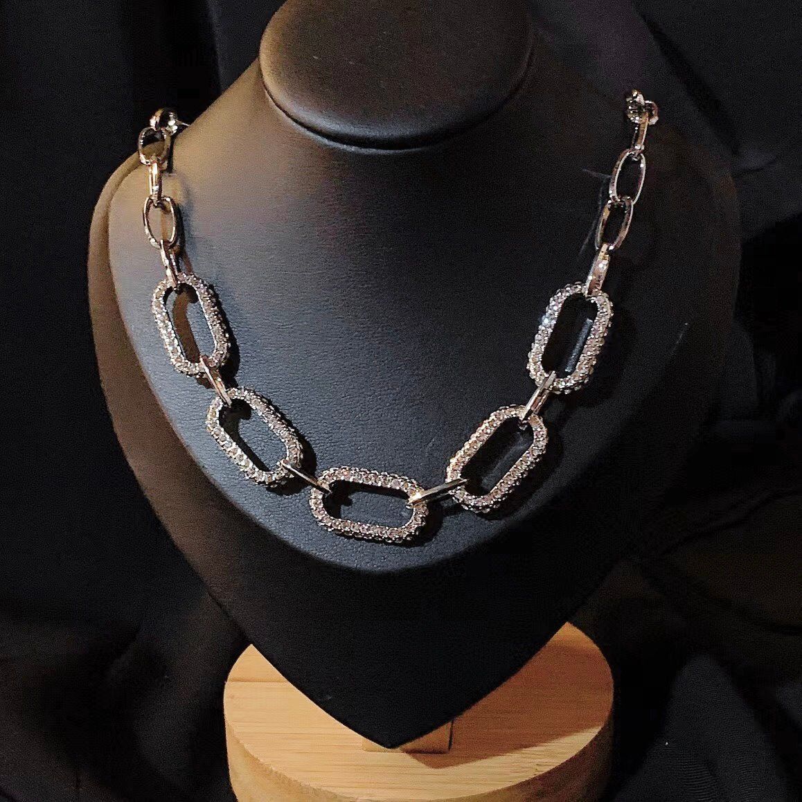 Dây Chuyền Ngắn - Choker APM Pha Lê Trắng Phong Cách Cá Tính
